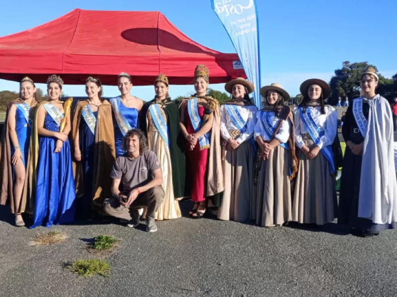 Soberanas de las Fiestas de Lavalle participaron del el 6° Encuentro del Club Fierreros de La Costa