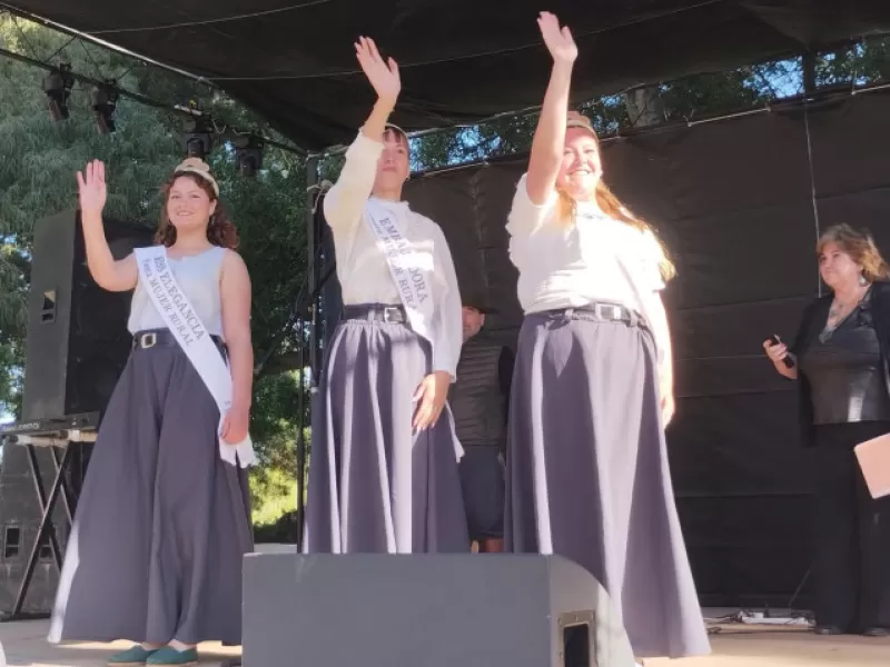 EXITOSA Y MULTITUDINARIA FIESTA d DE LA MUJER RURAL