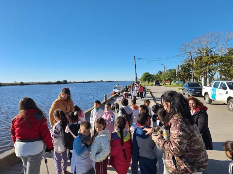 Alumnos de la EEP N°1 visitaron la Ría Ajó