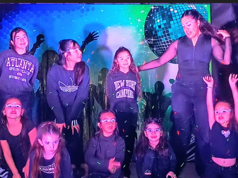 En el Centro Cultural de Pavón se llevó a cabo Encuentro de Danzas.