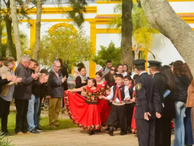 Se realizó el acto del 25 de Mayo con gran presencia de vecinos